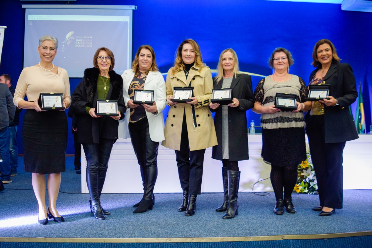 Professora do UniBrasil é homenageada